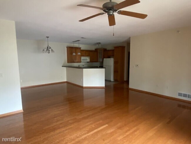 Building Photo - 2 br, 2 bath Condo - 3305 55th Court