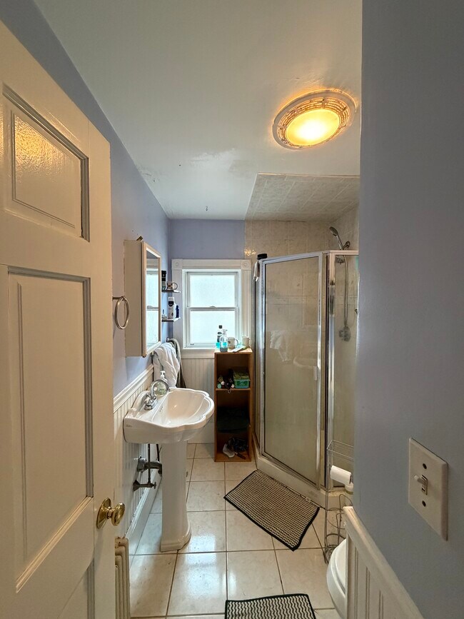 Building Photo - 62 Ridgemont St