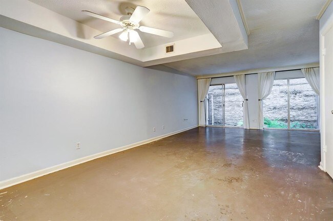 Building Photo - 1211 Miramar St