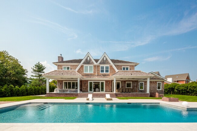 Building Photo - 126 Somerset Ave