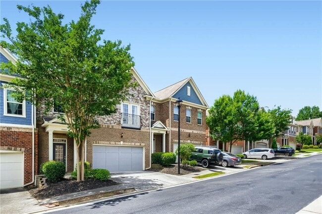 Building Photo - 2444 Norwood Dr SE