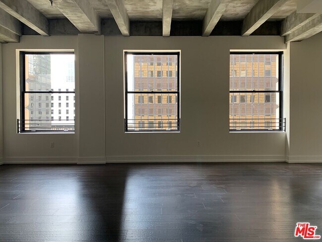 Foto del edificio - 727 W 7th St