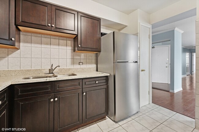 Foto del edificio - 6325 N Sheridan Rd