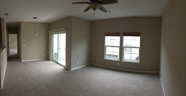 Foto del edificio - 3301 N Park Dr