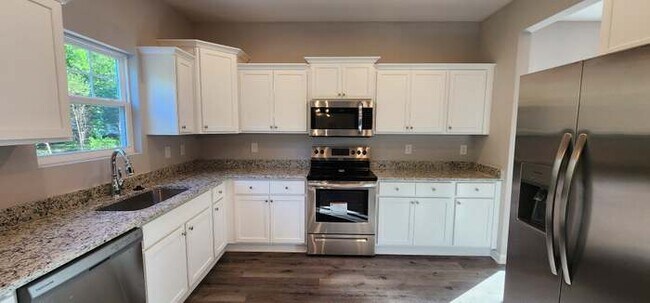 Building Photo - 608 Minerva Dr