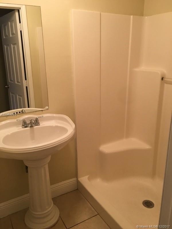 Foto del edificio - 820 NE 141st St