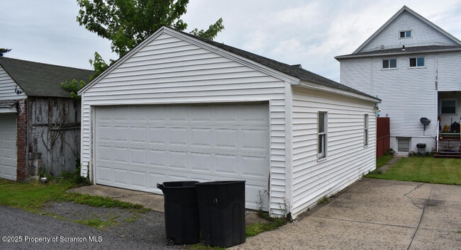 Building Photo - 1349 Dartmouth St