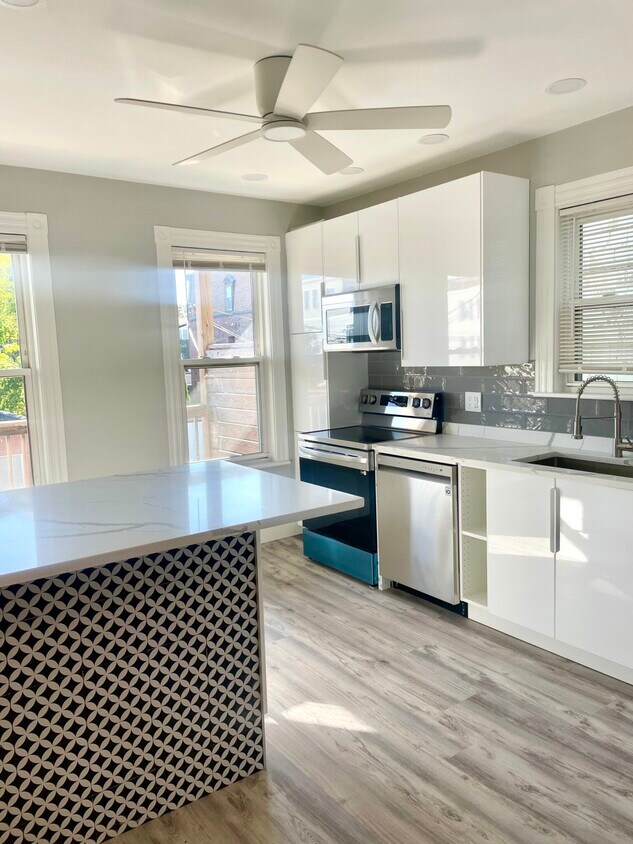 Foto principal - 699 E 7th St