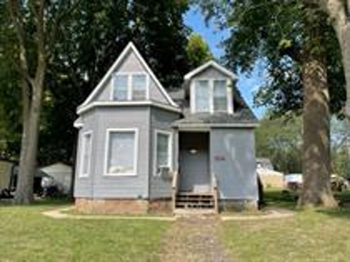 Primary Photo - 304 W Eureka St
