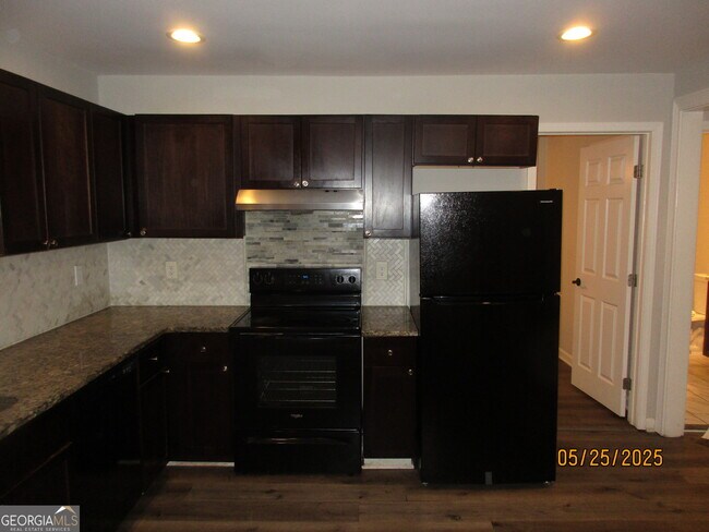 Foto del edificio - 16 Wadley St NW