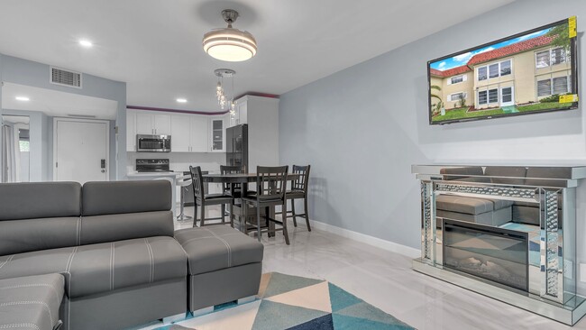Foto del edificio - 5680 SW 3rd Pl