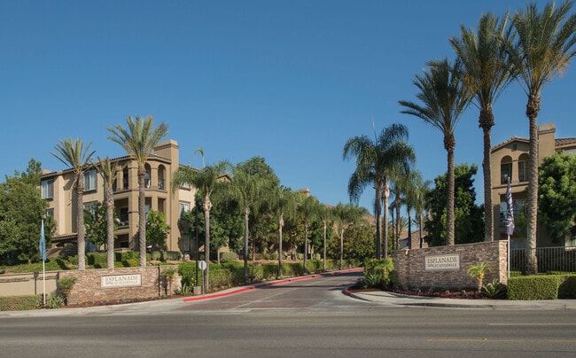 Building Photo - Esplanade