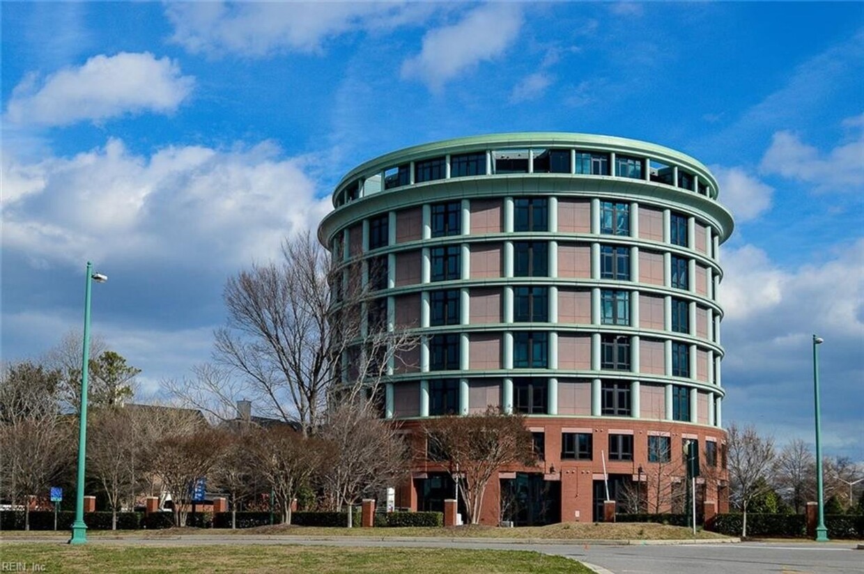 Primary Photo - The Rotunda! 415 St. Pauls Blvd #409