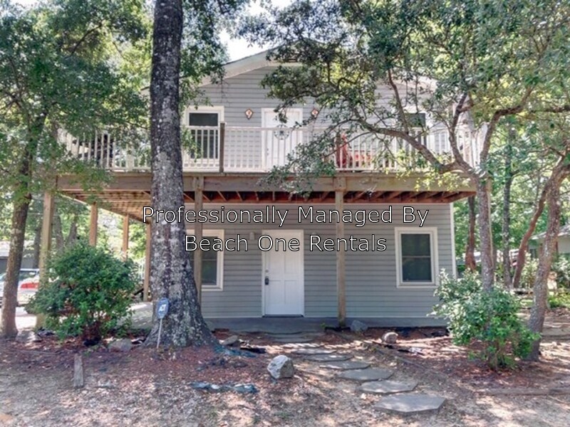 Primary Photo - 1025 S Hollywood Dr