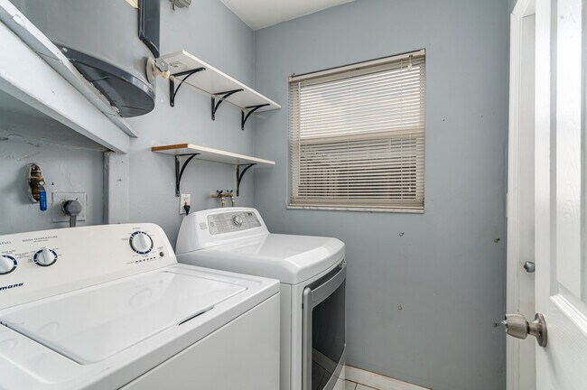 Foto del edificio - 2358 NW 52nd Ct