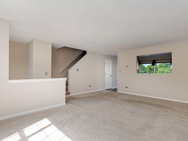 Foto del edificio - 2745 Canyon Dr
