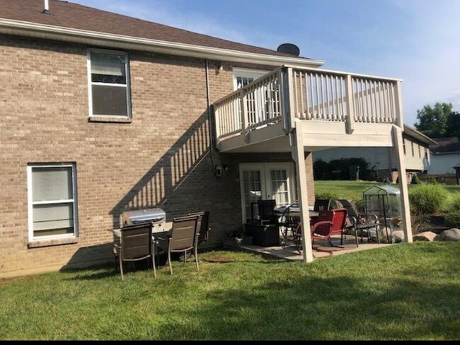 Foto del edificio - 807 Tamarack Ct