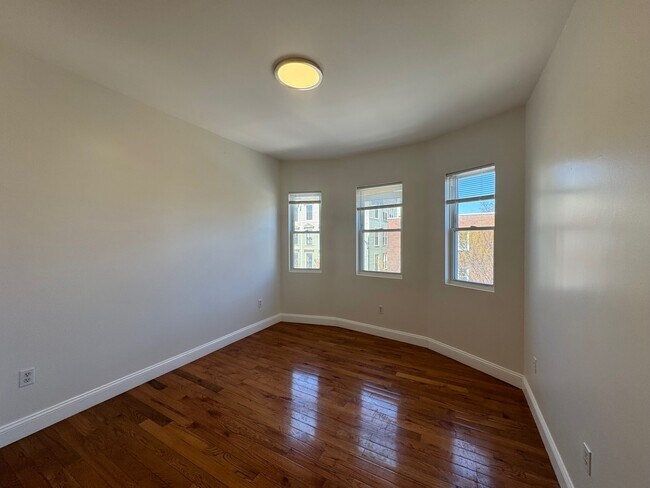 Foto del edificio - 360 Somerville Ave