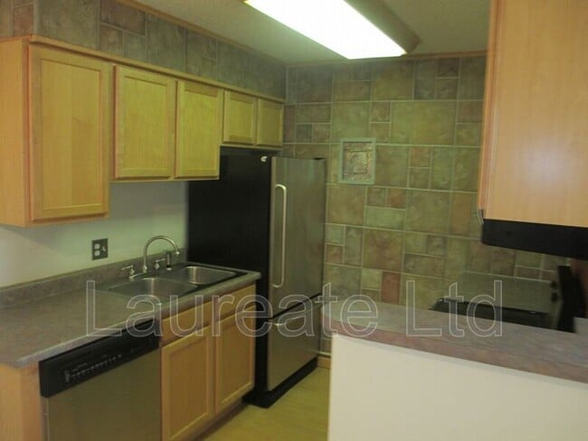 Foto del edificio - 381 S Ames St