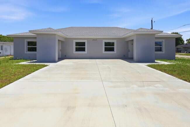 Foto del edificio - 2955 Dunbar St