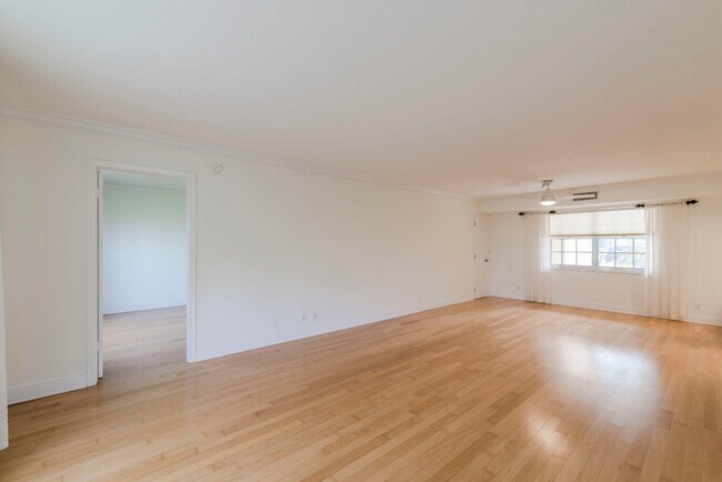 Building Photo - 5500 Tamberlane Cir