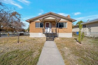 Building Photo - 1480 Gillespie Ave