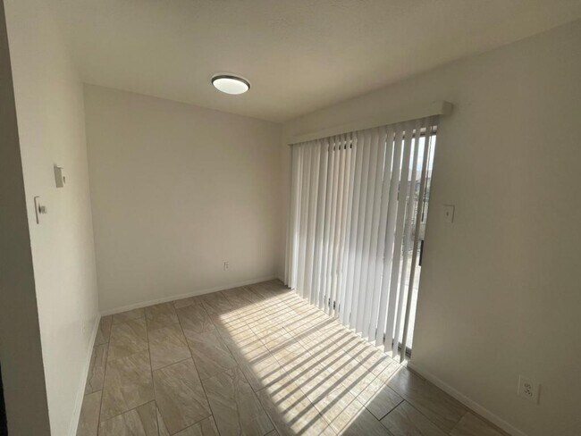 195 Monte Alto Pl NE  - Unit B - 4