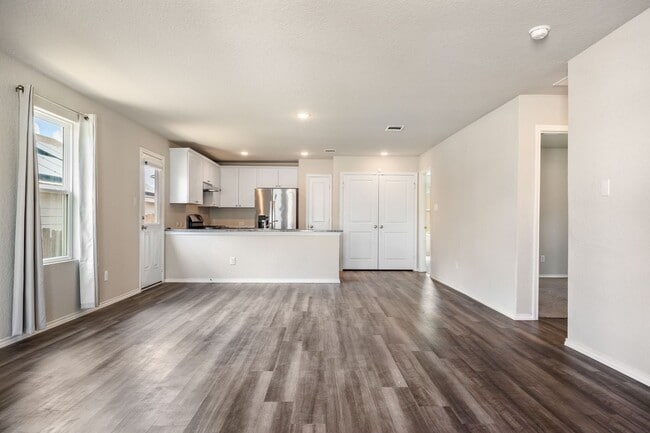 Building Photo - Move-In Special: $700 Off First Month | 3-Bedroom Home in Knox Ridge