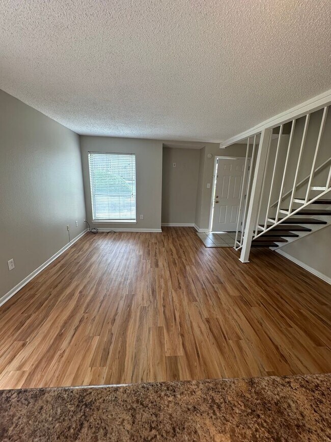 Foto del edificio - 6772 Quail Hollow Ct