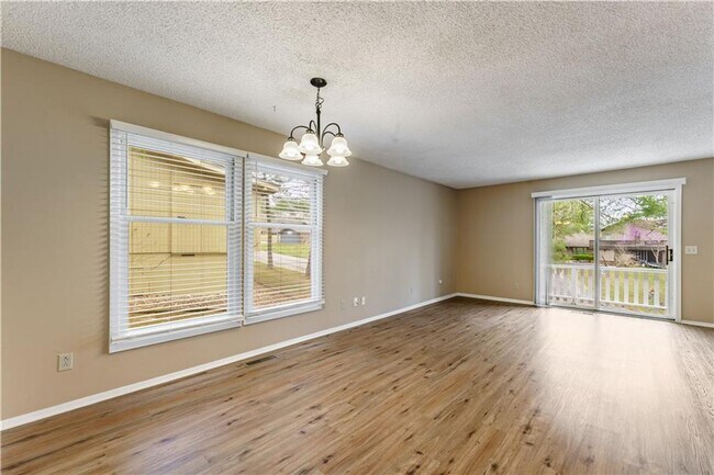 Foto del edificio - 3 bed 1.5 bath Townhouse in Bella Vista!