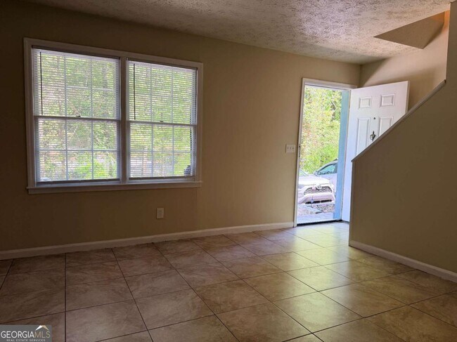 Foto del edificio - 728 Burnt Creek Dr NW