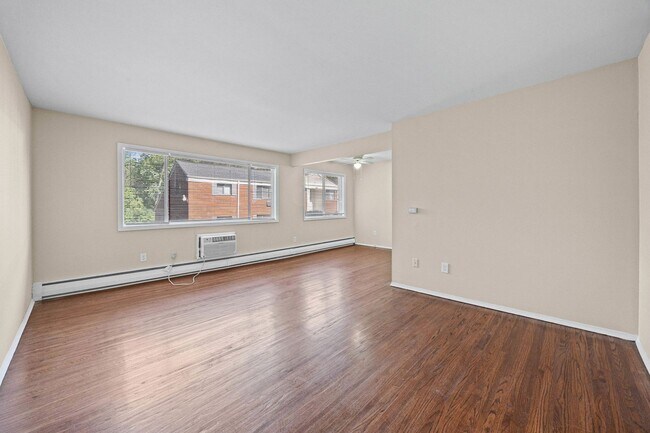 Building Photo - 154 Woodhill Dr