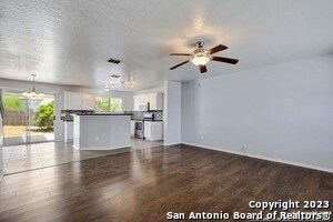 Foto del edificio - 265 Hinge Path