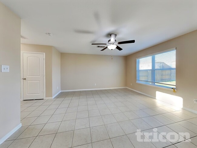 Foto del edificio - 729 Totem Trail Dr