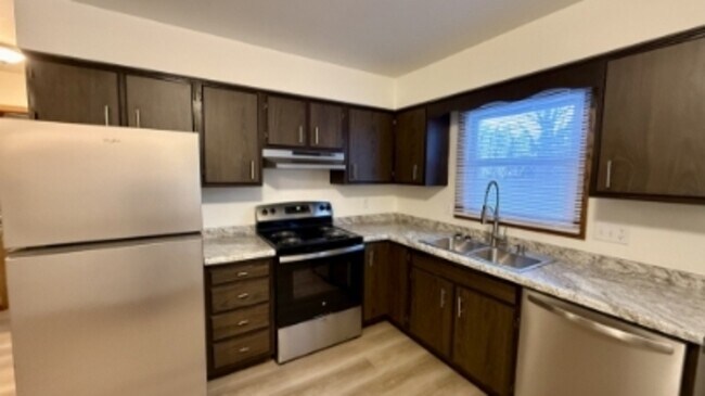 Foto del edificio - 2018-2020 Parkside Drive - 2020