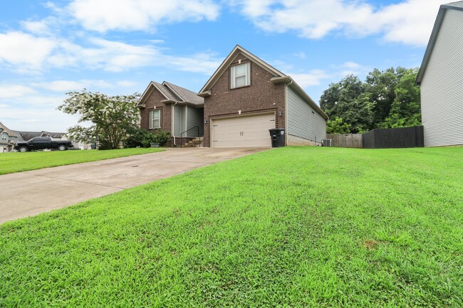 Building Photo - 128 Sycamore Hill Dr