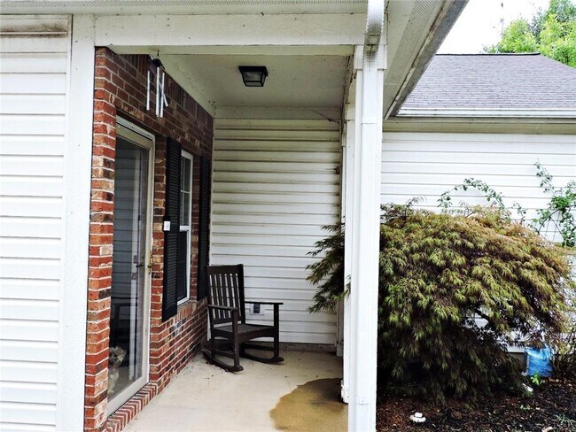 Building Photo - 8122 Corktree Dr