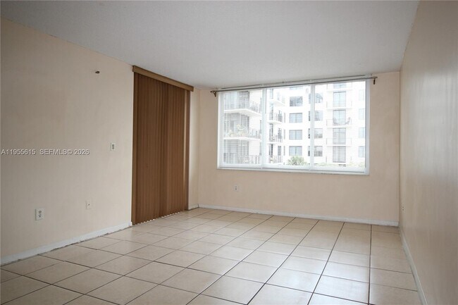 Foto del edificio - 17890 W Dixie Hwy