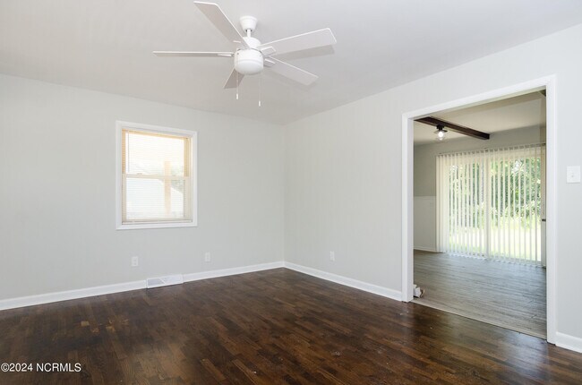 Building Photo - 548 Antietam Dr