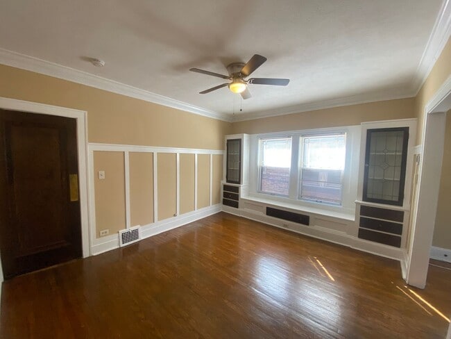 Building Photo - 1365 Phelps Ave
