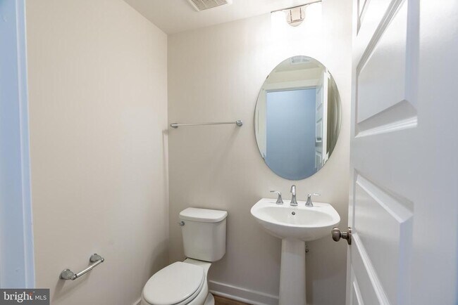 Building Photo - 17133 Hardisty Wy