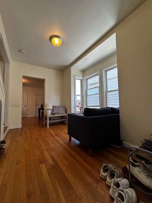 Primary Photo - 380 Prospect St
