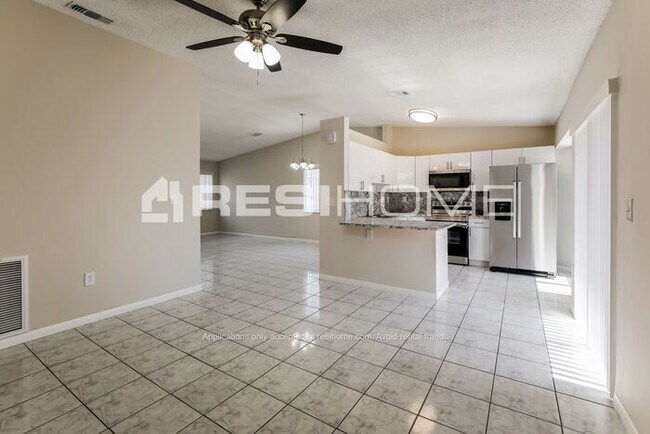 Building Photo - "Welcome Home! Get 1 month FREE RENT when ...