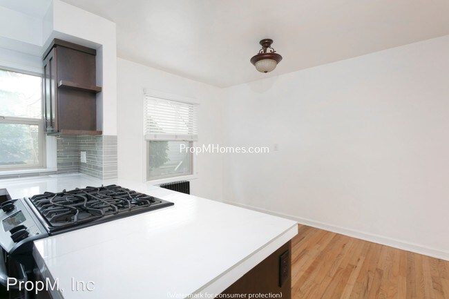 Building Photo - 1411 N Alberta St