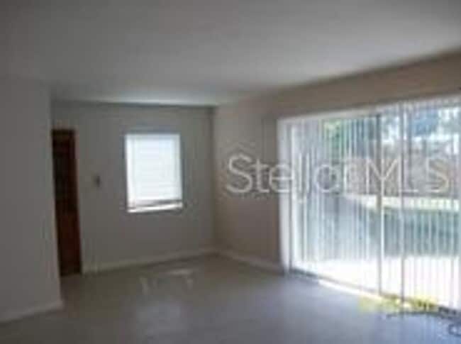 Building Photo - 2433 Deedra St