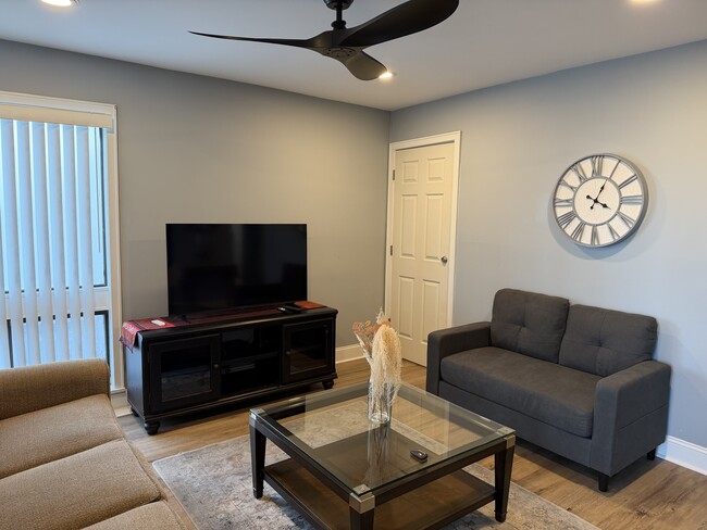 Foto del edificio - 1025 Plantation Dr W