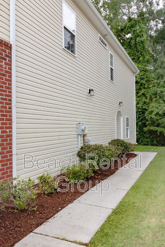 Foto del edificio - 1309 Painted Tree Ln