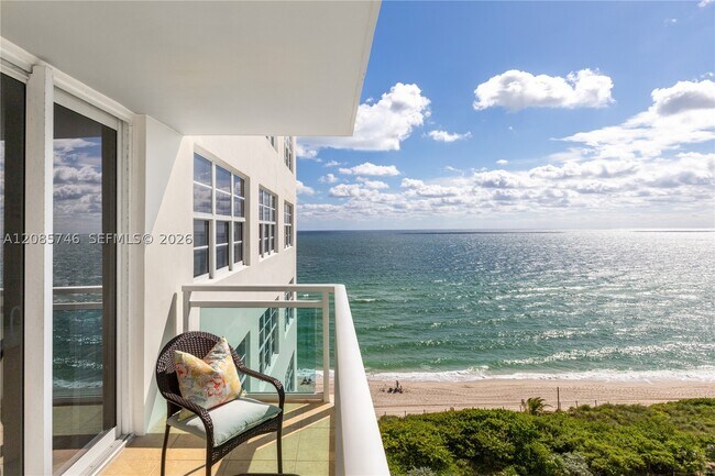 Foto del edificio - 6917 Collins Ave