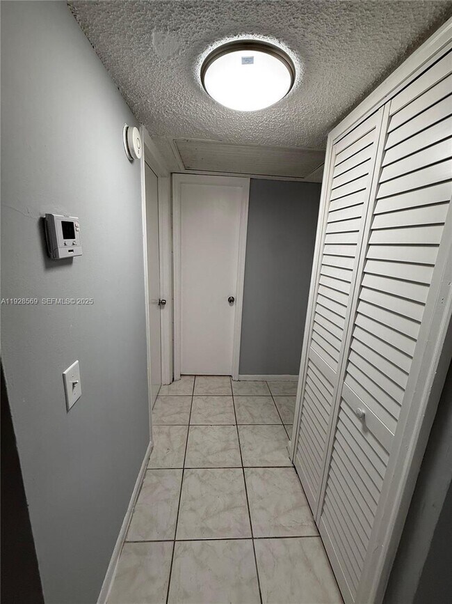 Foto del edificio - 11580 NW 43rd Ct