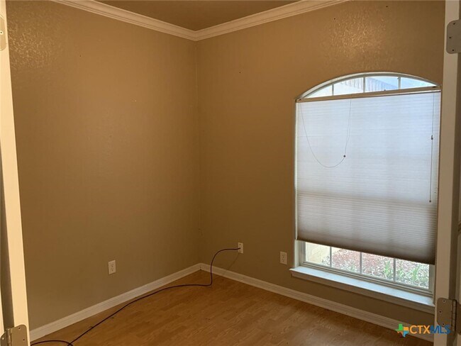 Building Photo - 115 Squire Loop